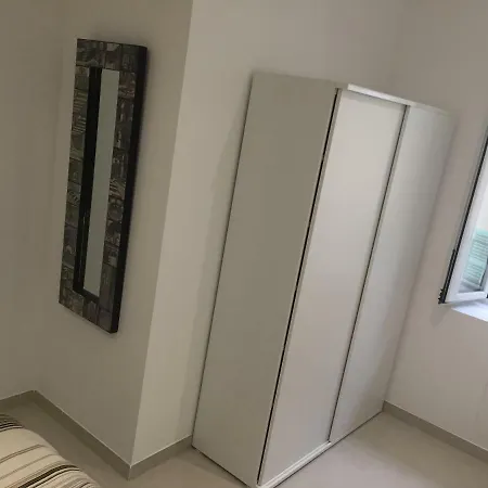 Deux Pièces Rue Piétonne Situation Idéale Appartement