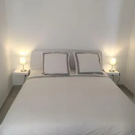Appartement Deux Pièces Rue Piétonne Situation Idéale *