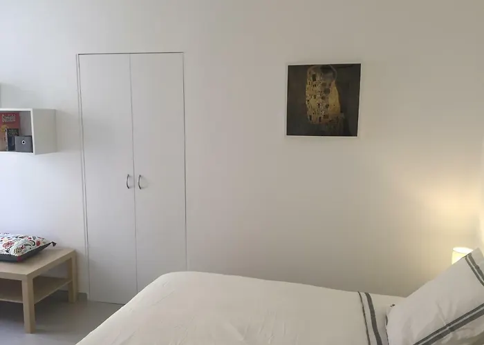 Deux Pièces Rue Piétonne Situation Idéale Apartamento
